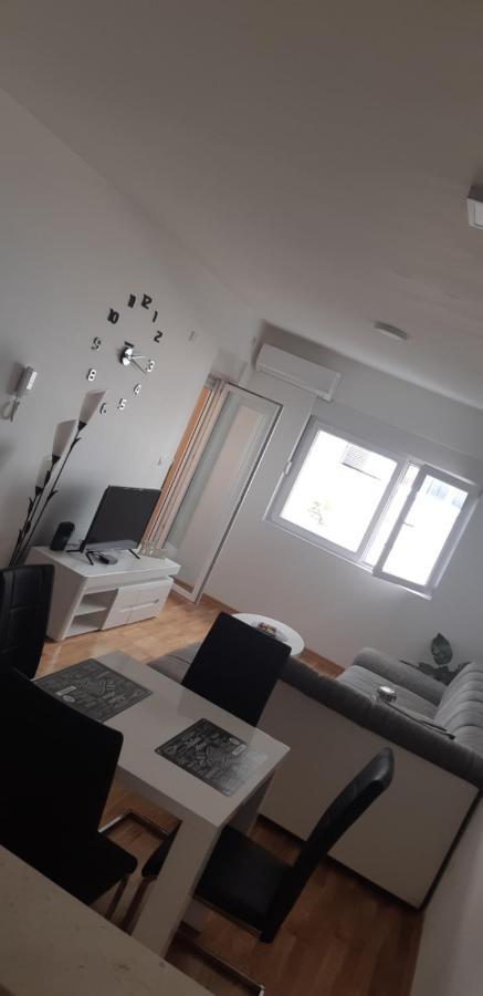 Daka-Maka Apartment Podgoriţa Exterior foto